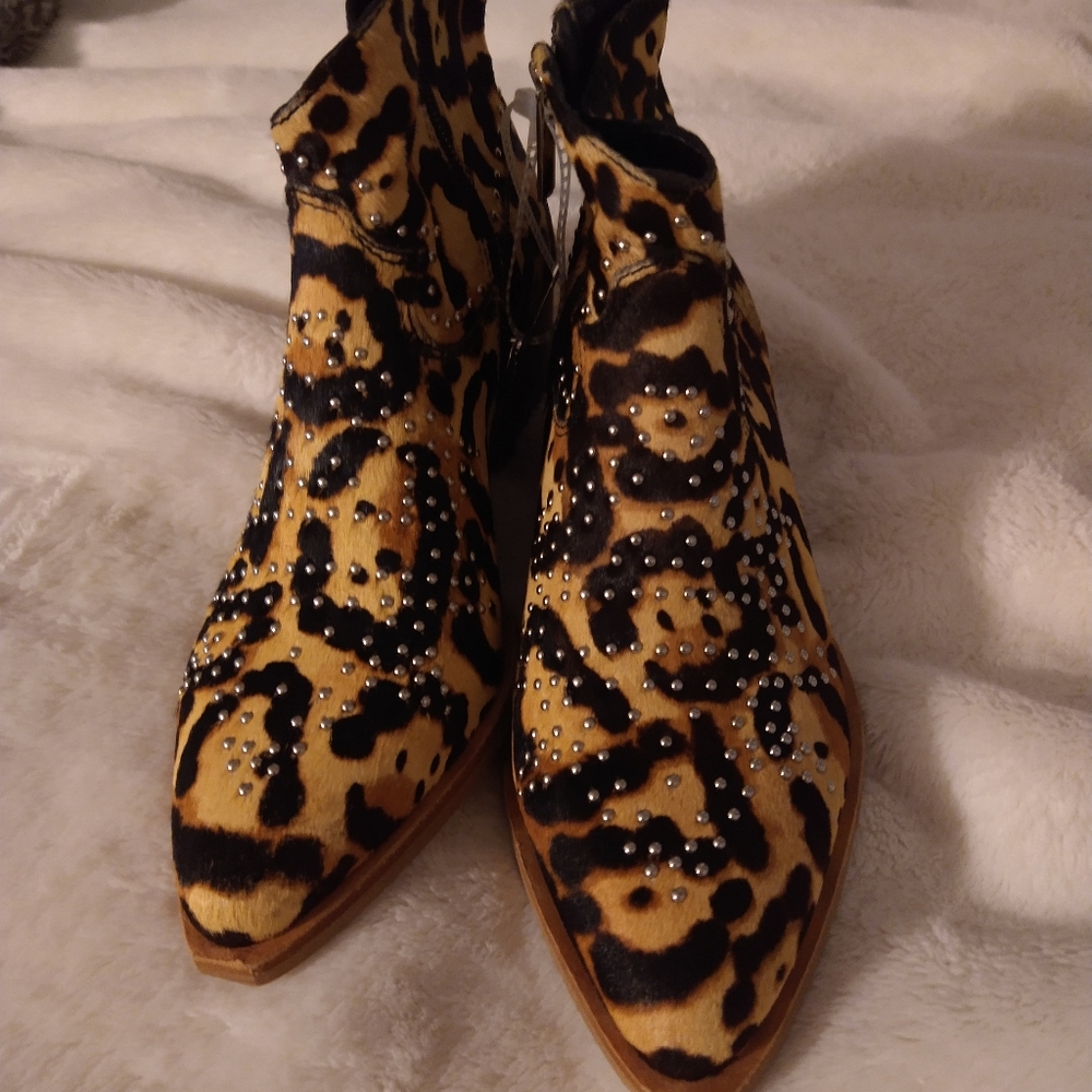 Gianni Bini leather boots 6.5